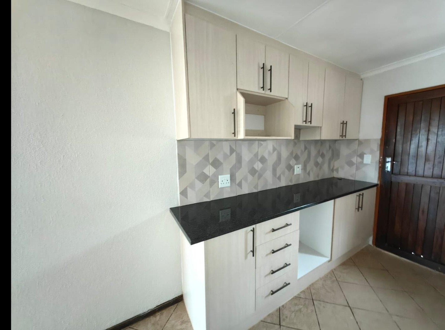 Screenshot_20250504_082410_Property24